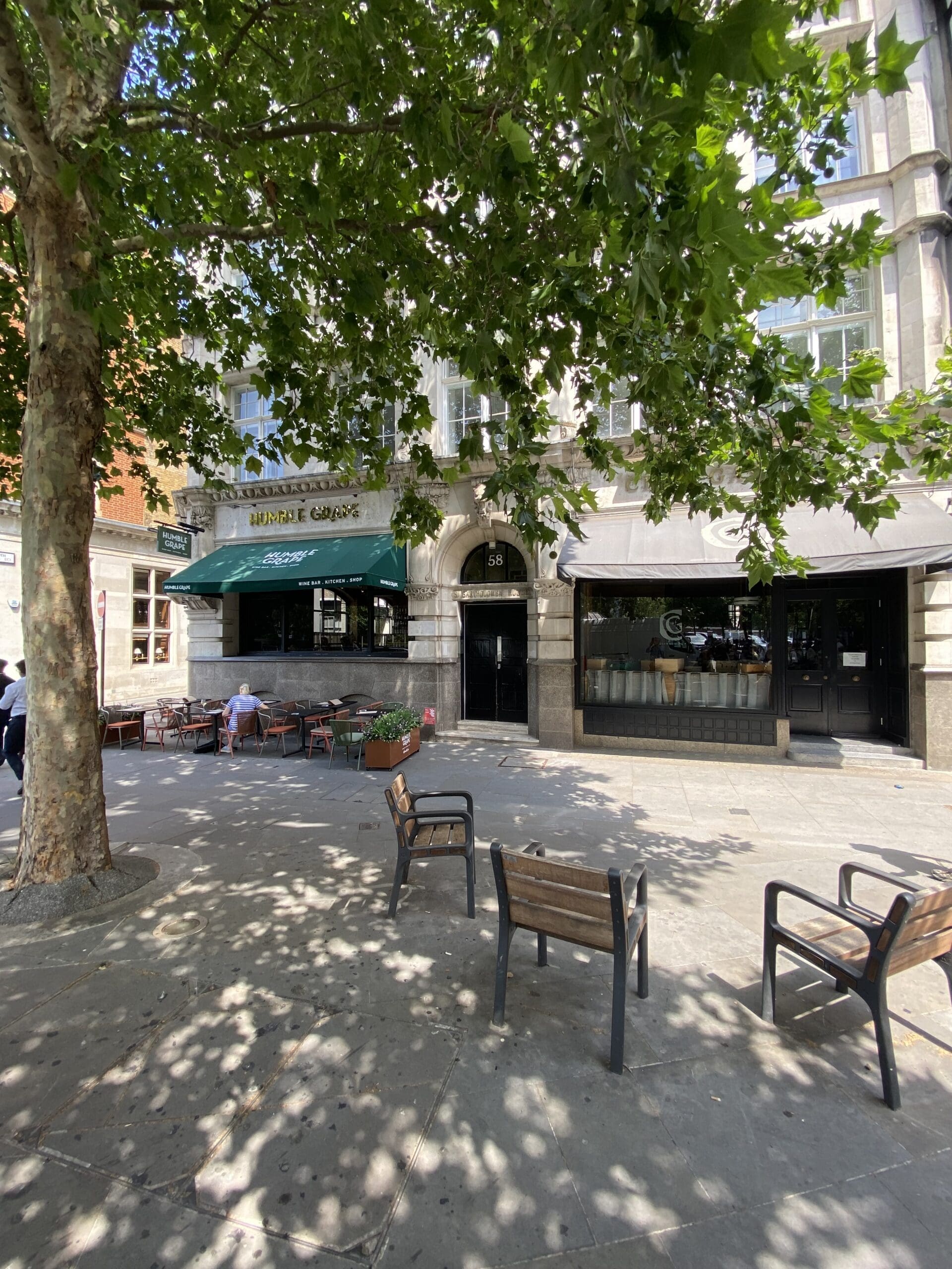 Entrance to Thinking Psychotherapy at 58 West Smithfield, London